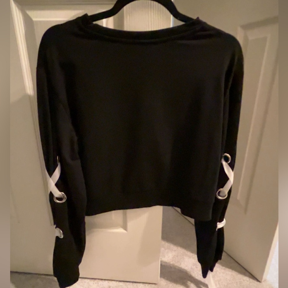 Black with ribbon sleeves top